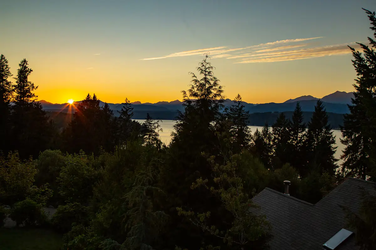 Union Vista - Modern Hood Canal Guest House w/ Stunning Views